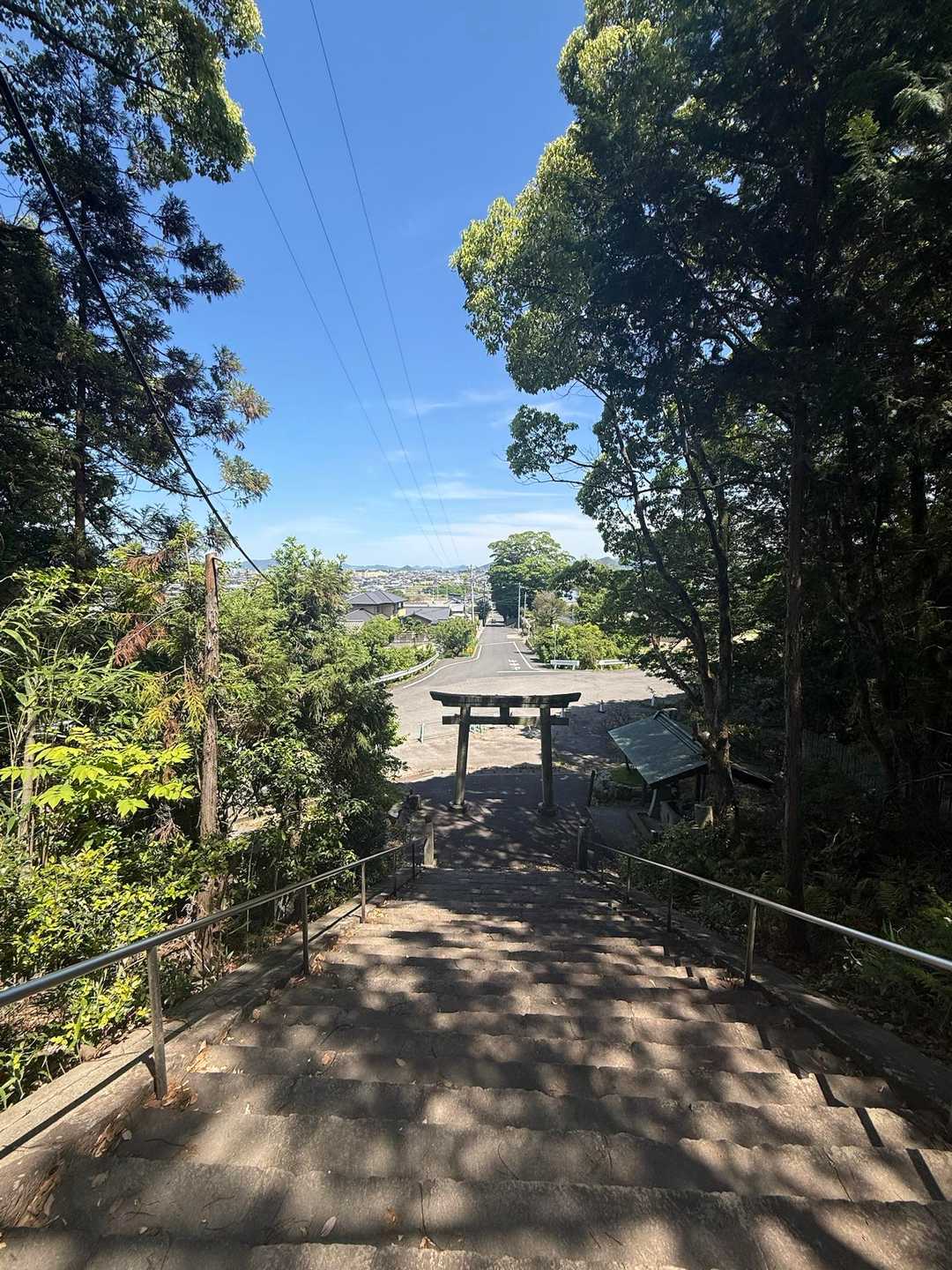 綱敷天満宮に下りて来て…
ここからは　南登山口へロードでテクテク🚶‍♀️

あー歩いた歩いた。