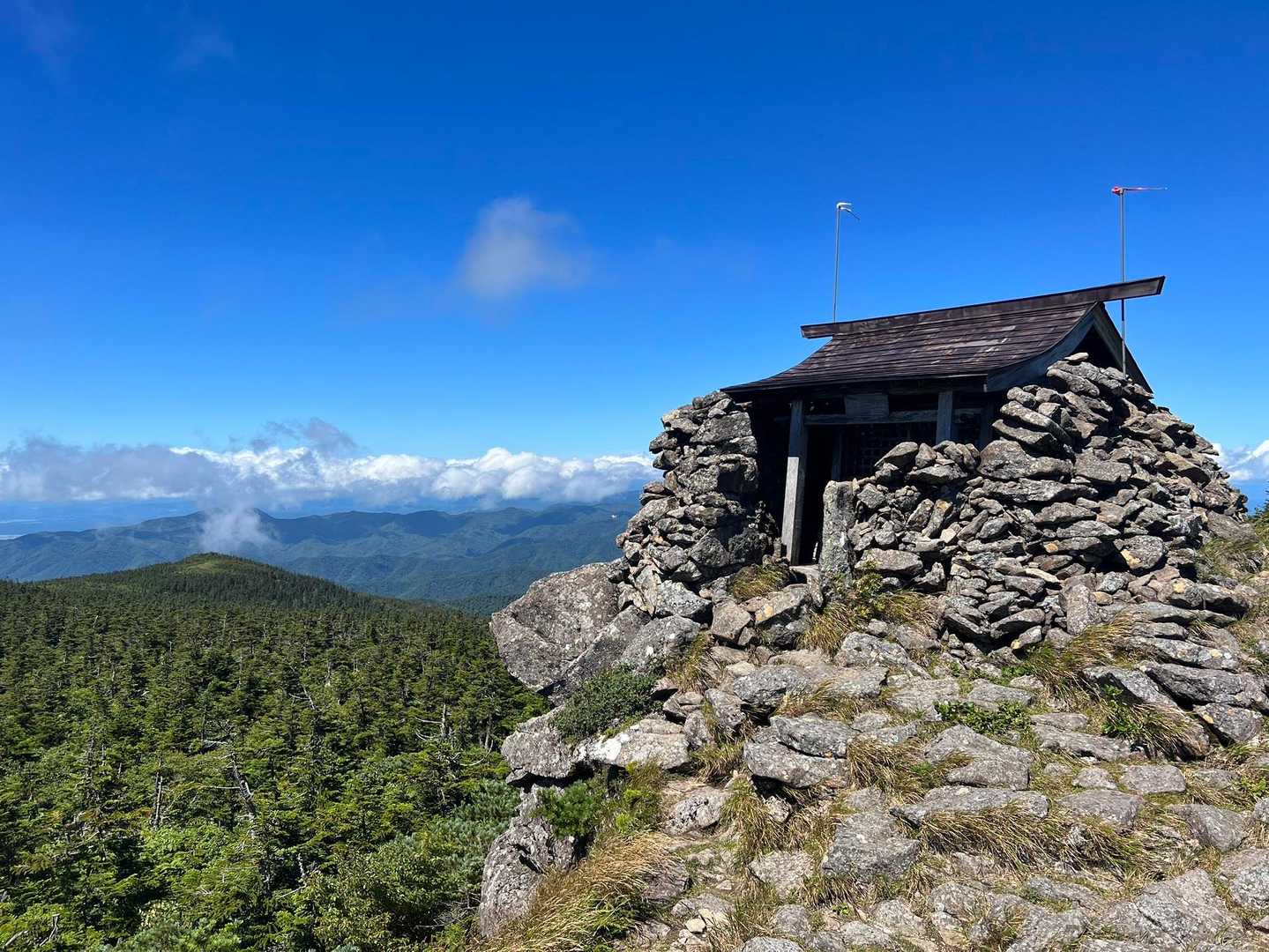 天狗岩。山頂より風景はこちらですね