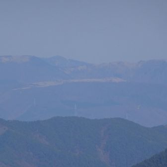 ズームアップ！
こ・こ・これは！
高ボッチだ！
高ボッチ牧場の草原が筋となって見えているんだ！
きゃあ～～いつもと違う牧場風景に、ひで感激ｗｗ