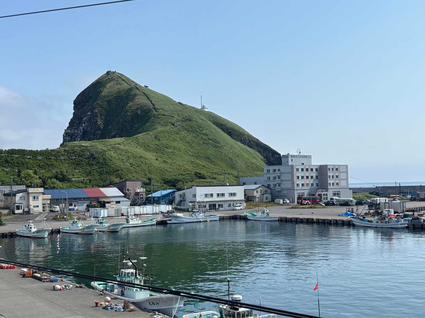 灯台山往復 | 利尻山と海を同時に味わう展望台へ、お手軽山歩の写真