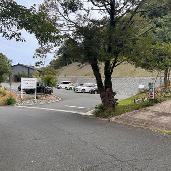 ノースフェイスはオープン前のため、先に登っていきます。