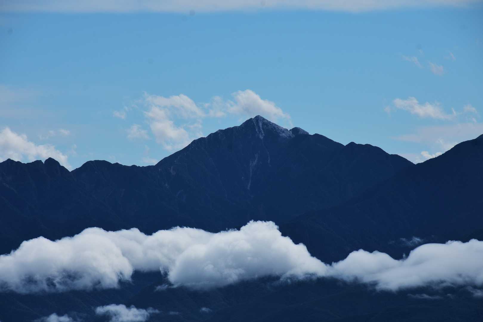 甲斐駒ヶ岳は今日も凛々しい