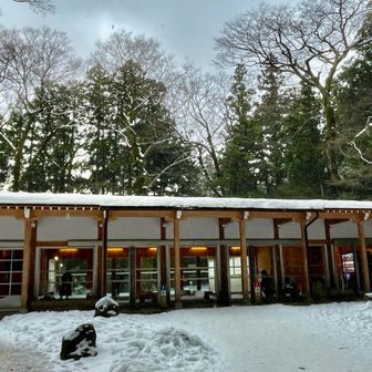 新しくなった休憩所で遅いランチタイム♪

