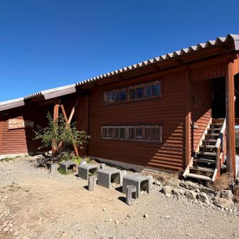 2階が避難小屋になっている様子