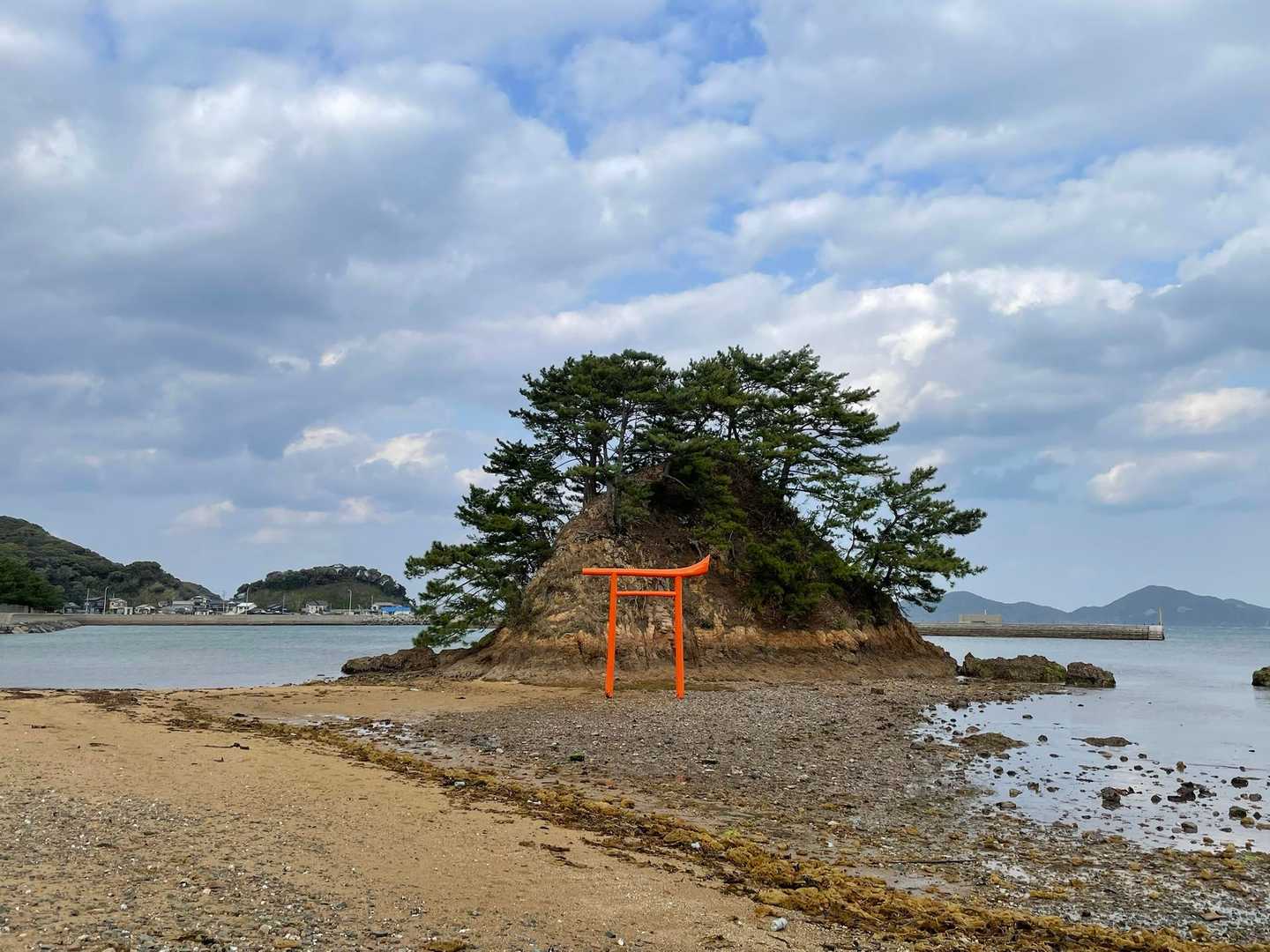 干潮だったので、すぐ近くまで行けました⛩️
