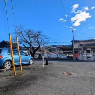 野上駅前の駐車場に車を駐めました😆
料金は1日310円で駅舎内の料金箱に支払います💰️
15台ほど止められます👍️