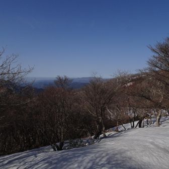 御嶽大権現の裏から