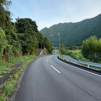 序盤は舗装路歩き