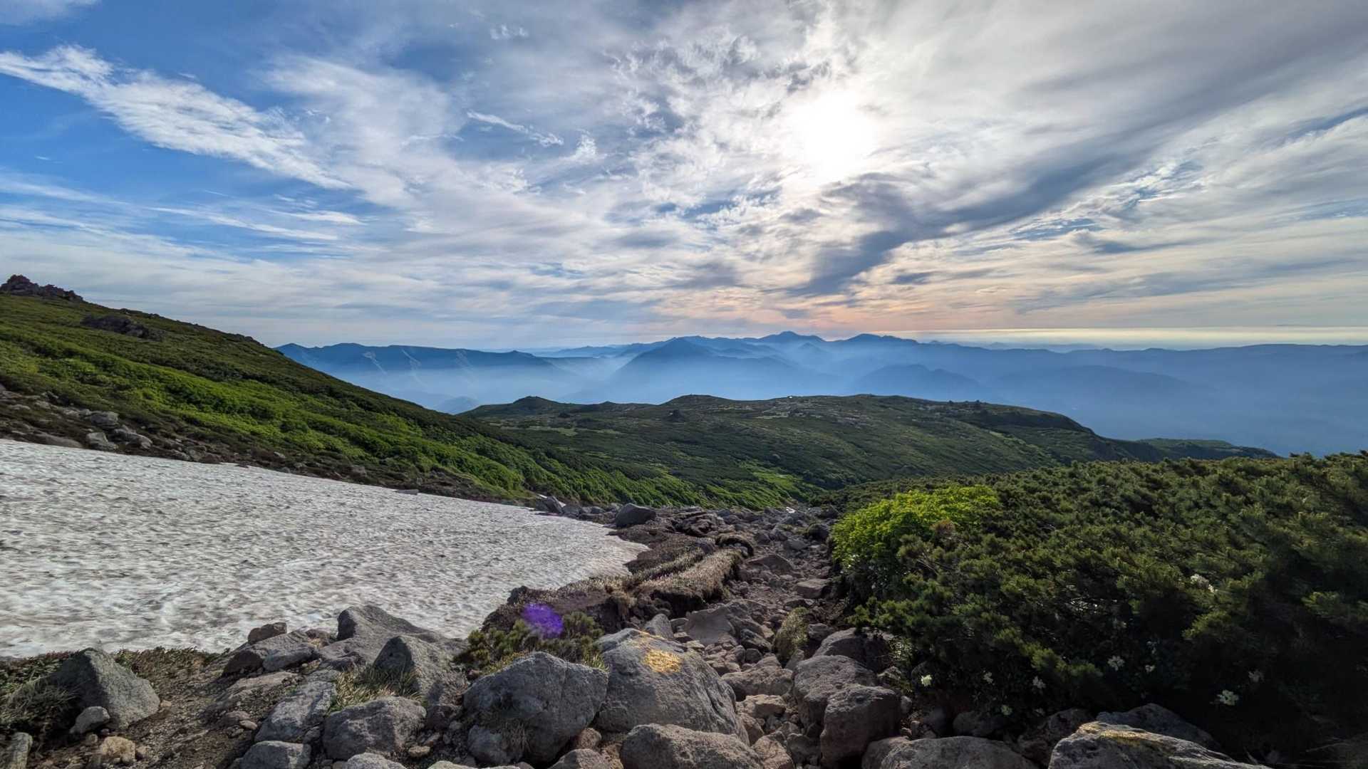 振り返るとこの景色🤩
ニセイカウシュッペ山は見えてるかな〜