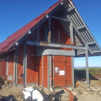 中岳避難小屋
