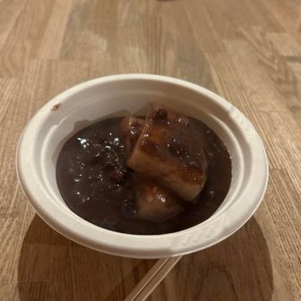 朝ごはんは、ぜんざい😍これが腹持ちも良く、嬉しい朝ごはんでした♪餅4つも食べちゃった。