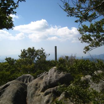 山頂広場を後にします。