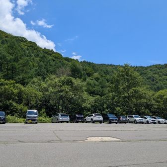 駐車場に無事下山
だいぶ車が増えました