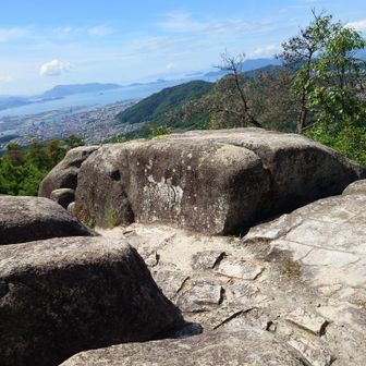 下山中も展望岩　ここからの眺め
市内近郊でこんな景色が見れるなんて驚き　ん～いいね