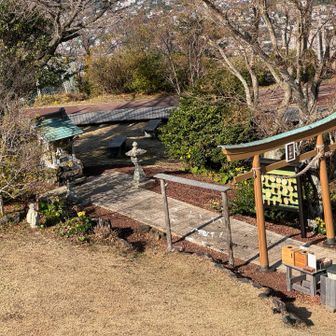 小室神社奥宮。