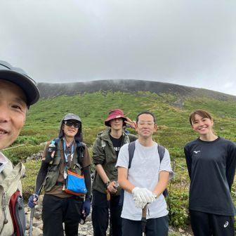 刻々と変化する山頂の景色
いつ見えなくなるかわからない…

見えるうちに…
そんな気持ちが沢山写真を撮らせる📸