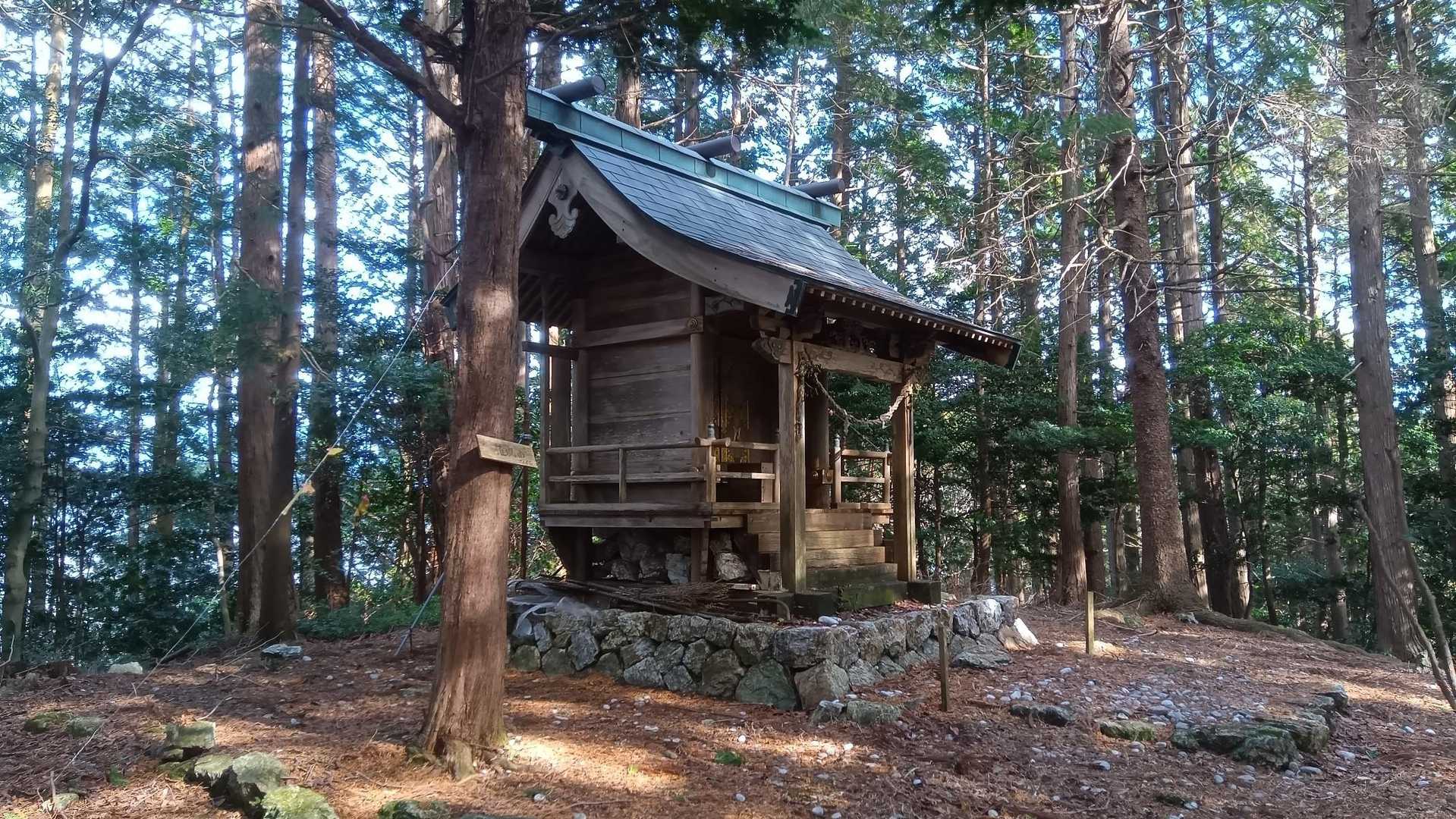 権現山山頂祠