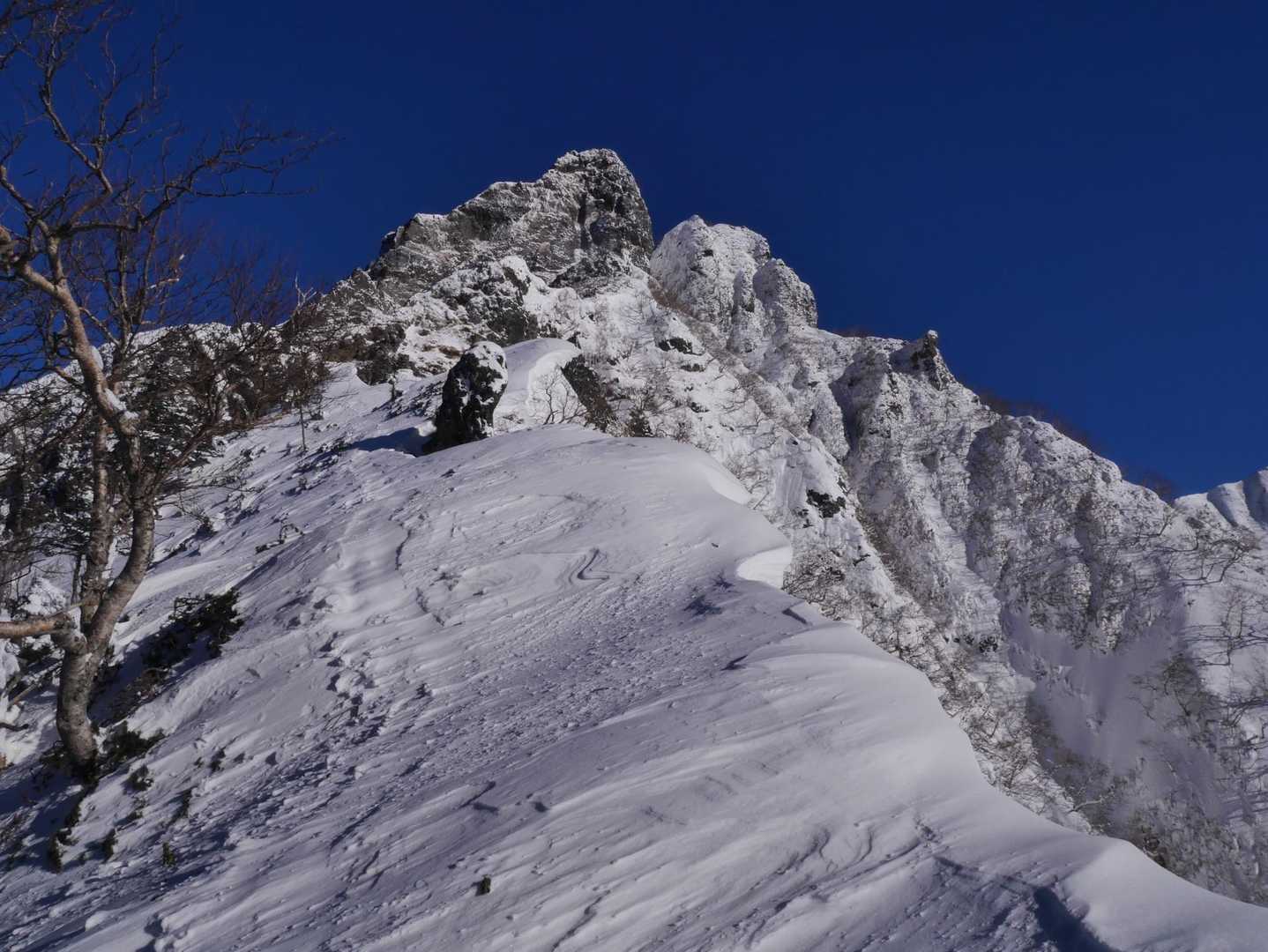 雪庇と阿弥陀岳