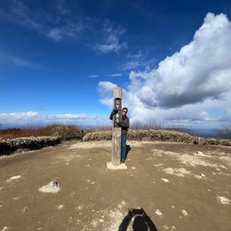 寒いので写真撮るのも億劫で、次の撮影がもう最高峰
