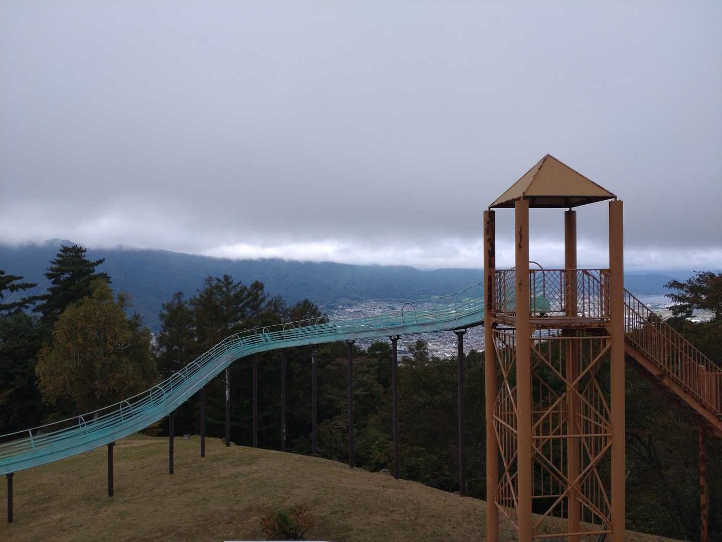 永明寺山公園は2回目🙂
息子がヨチヨチ歩きの時に来ました。
懐かしいな。