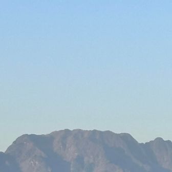 本日はあの山（両神山）にwakahiroさんとかめさんさんが攻めておられます☺️☺️ファイト