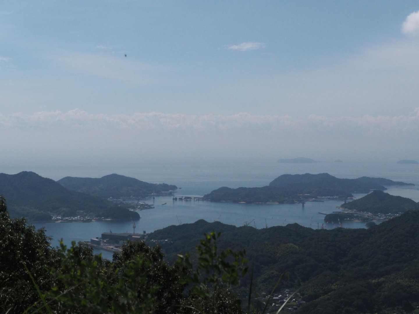 奥山山頂から燧灘方面
