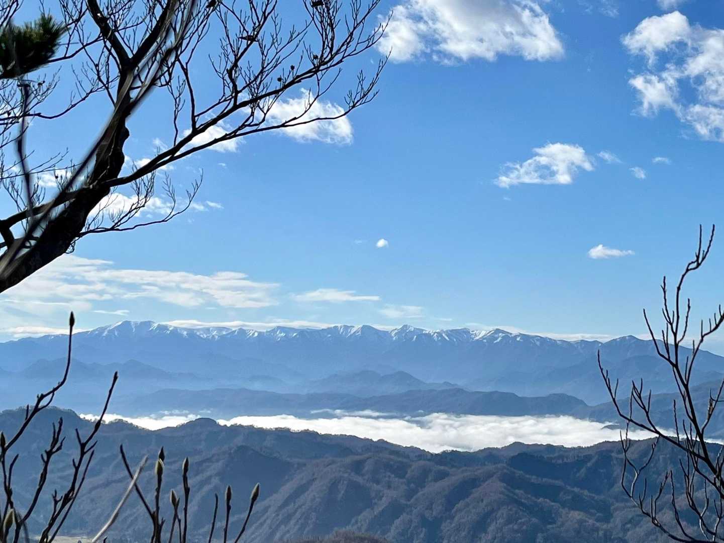 飯豊連峰バッチリ👌
小国の街が雲海のなかー