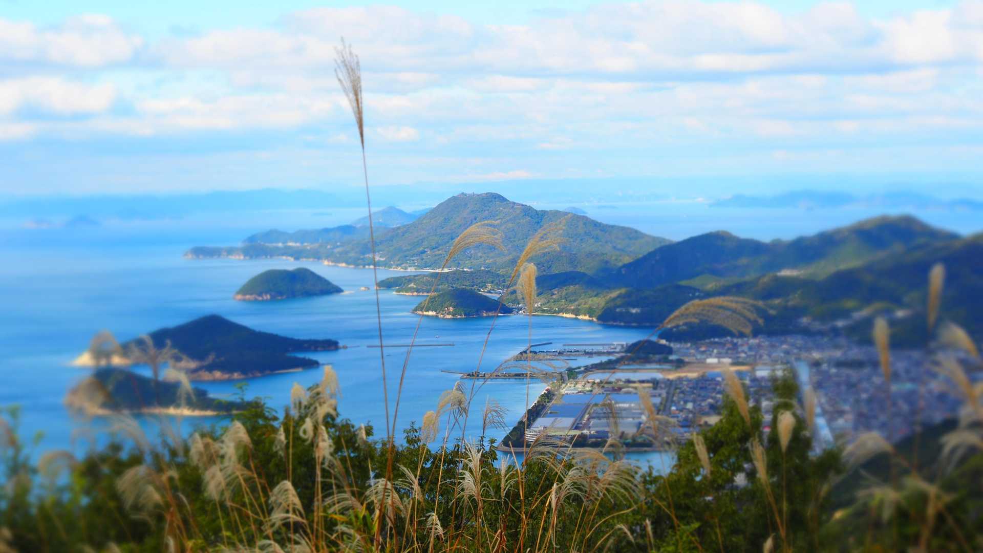 北西に紫雲出山