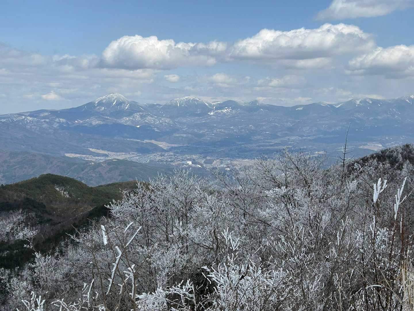東峰から八ヶ岳・蓼科山
