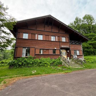 こめつが山荘から登山開始