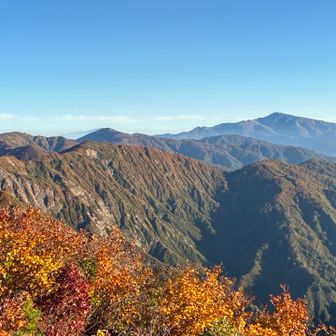 今日は、この稜線を歩いて下山します。