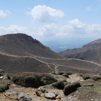 天狗ヶ城からも絶景オンパレード

もう、ハイカー's high↗