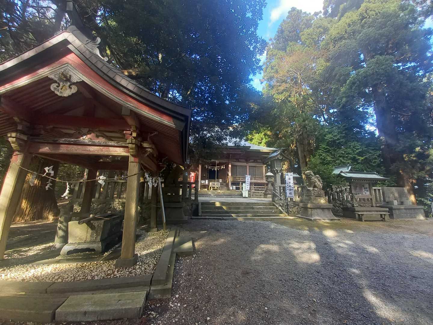 零羊崎神社　お参りします　禰宜いらっしゃらないわ