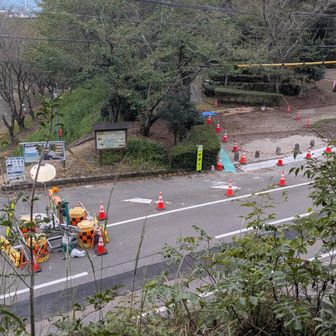 ちょうど交互通行中。出にくい