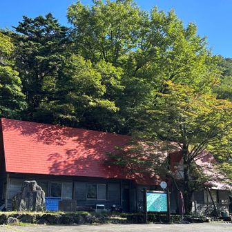 山の家。
まだ早いので、不入山ピストンしました。