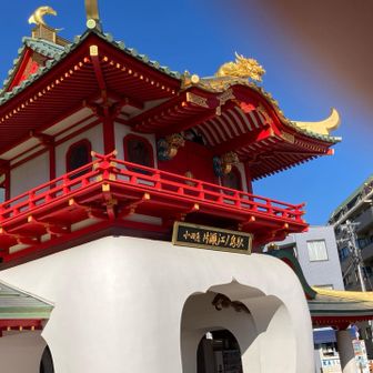 小田急線片瀬江ノ島駅舎です　