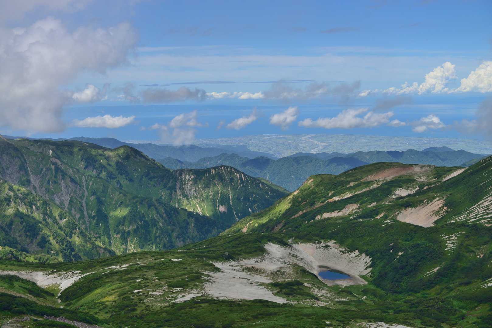 蓮華温泉バス停-蓮華温泉登山口-朝日岳-雪倉岳-小蓮華山- 周回コースの写真