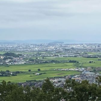 吾妻山から相模湾方面。江ノ島うっすら