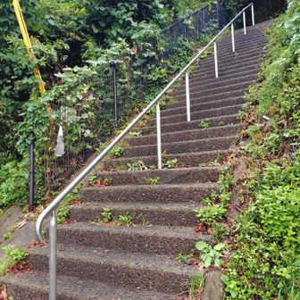 衣笠城跡へ