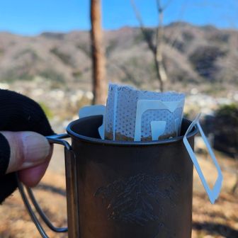 風もなくポカポカ陽気で、掃除後の☕🍰は最高ですね 👍