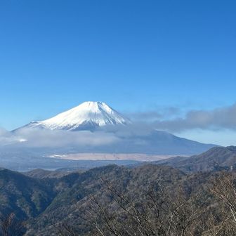 菰釣山山頂より富士山　山中湖も見えてます。