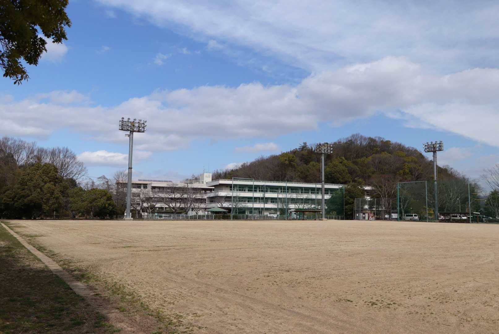 なんだか賑やかだと思ったら、上道中学校の卒業式だったみたい✨
おめでとうございます