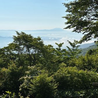 室根山方面の山並み