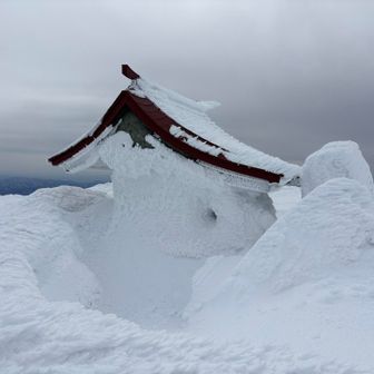 山頂の神社に到着🙏