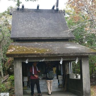 金比羅山頂の祠