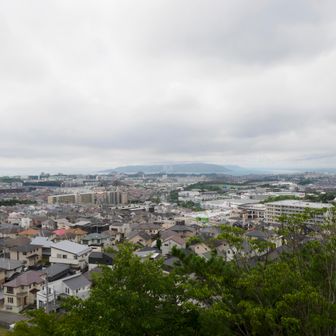 南展望台からは真正面に明石大橋、淡路島が見える