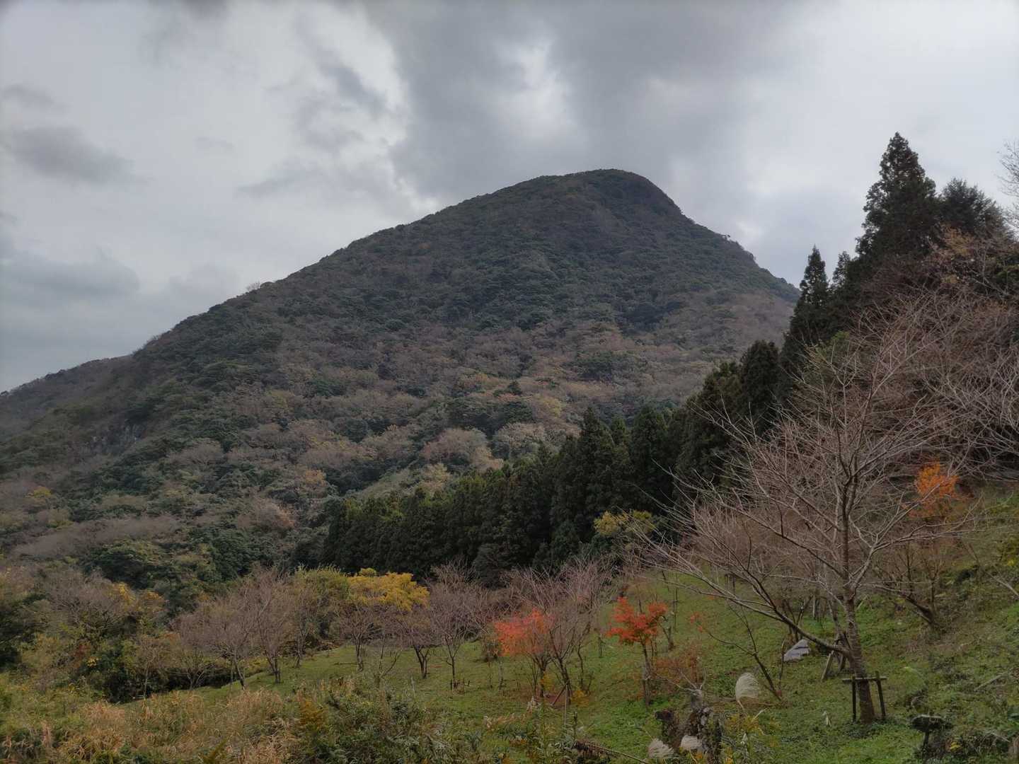 振り返って三ノ岳。