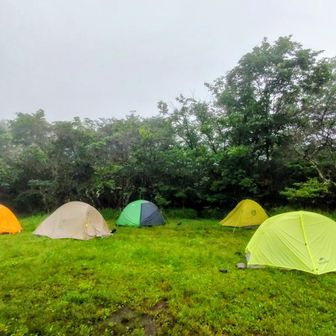 おはようございます☁
朝は真っ白。
テント撤収し、３日目下山します。