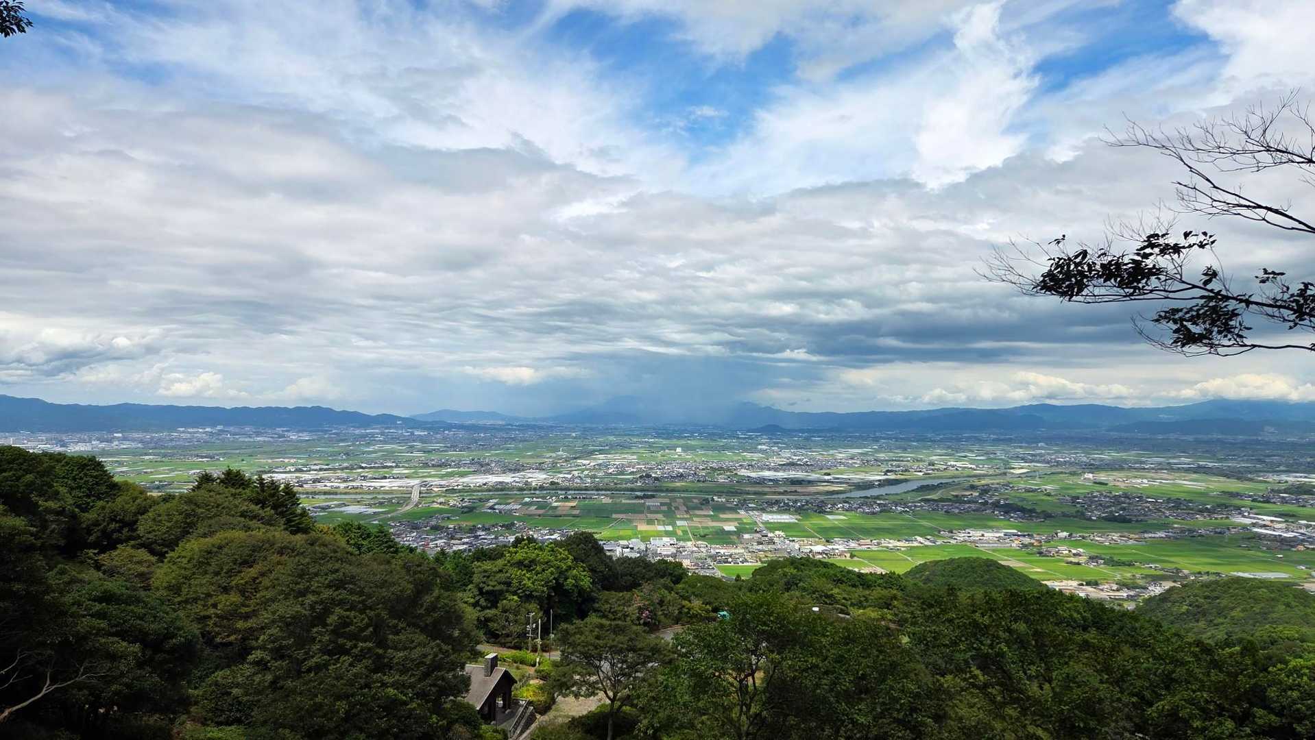 低山ながら良い景色