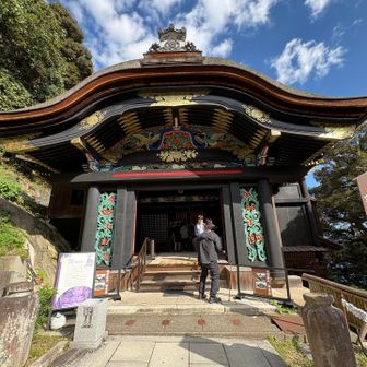 唐門(国宝)。…の中を通り 観音堂〜舟廊下〜
都久夫須麻神社 本殿(国宝)へと〜